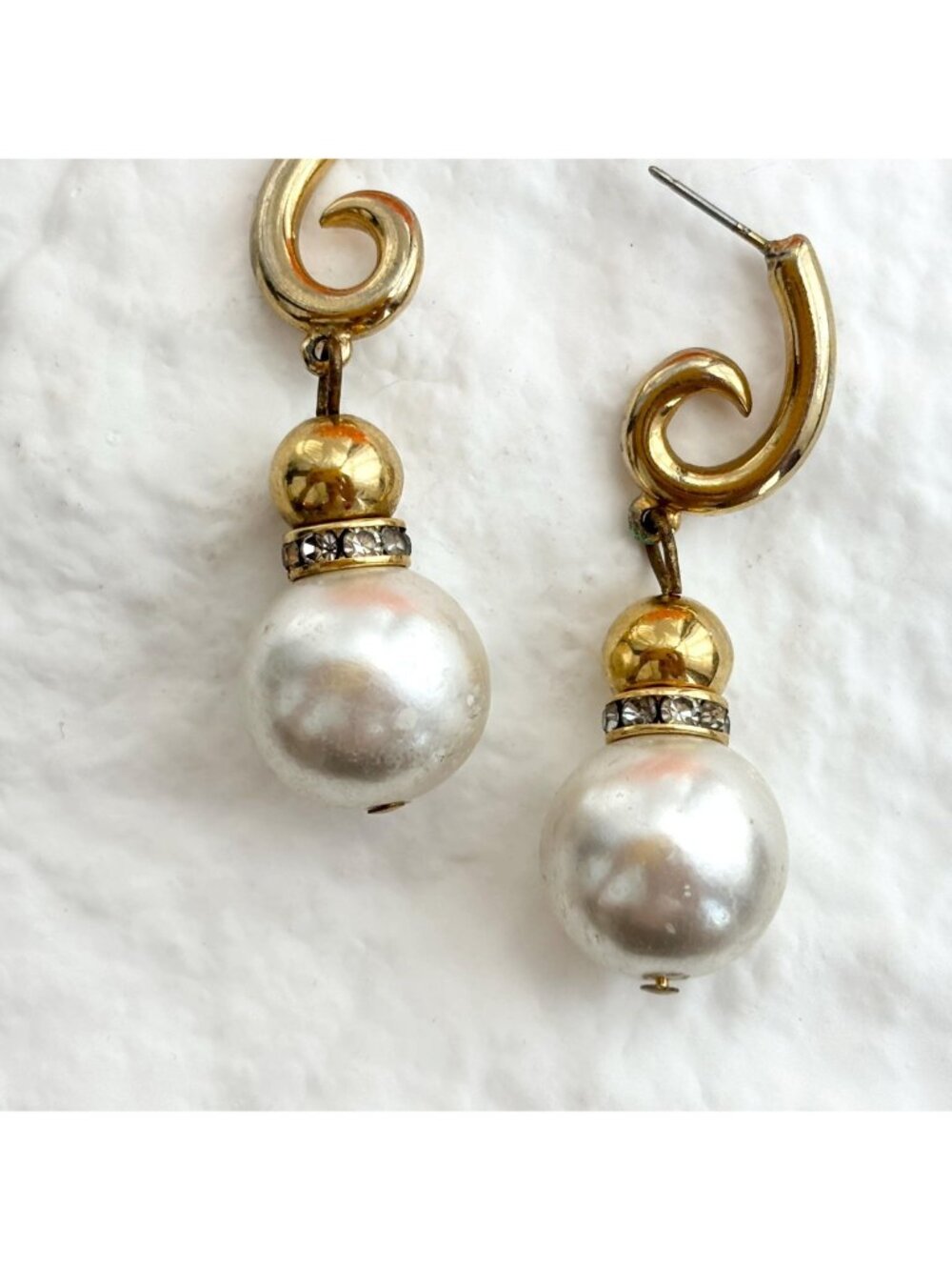 Faux Pearl Accented Rhinestone Swirly Gold Toned Vintage Dangle 80's Earrings - Picture 3 of 9